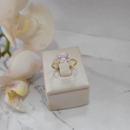 Anel solitario 4 garras fio quadrado 8mm