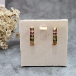 BRINCO EAR HOOK CRAVEJADO COLORIDO BANHADO A OURO 18K