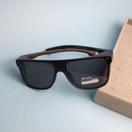 Oculos quadrado preto armacao preta