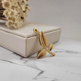 Pingente broto da soja banhado a ouro 18k