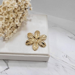 Pingente flor grande petalas abertas banhado a ouro 18k