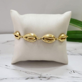 Pulseira com seis buzios banhada a ouro 18k TAM20CM