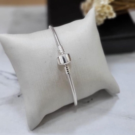 Pulseira pandora com fecho redondo largo  liso 19 cm  prata 925 TAM19CM