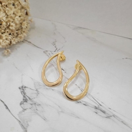 Brinco gota vazada grande banhado a ouro 18k