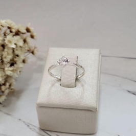 ANEL SOLITARIO CRAVEJADO ARO VAZADO