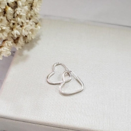 ARGOLA CORACAO LISA PRATA17MM7