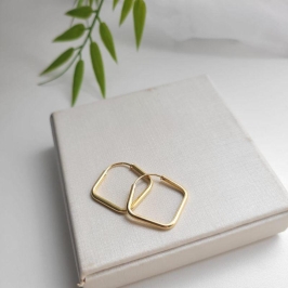 ARGOLA TRIANGULO LISA FIO REDONDO M