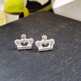 BRINCO DE PRATA 925 COROA COM PONTO DE LUZ