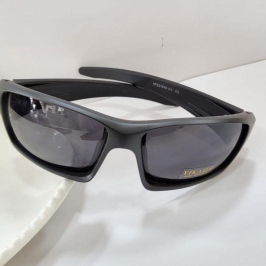 Oculos masculino modelo mascara  armacao preta