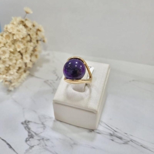 ANEL PEDRA REDONDA COR AMETISTA BANHADO A OURO 18K