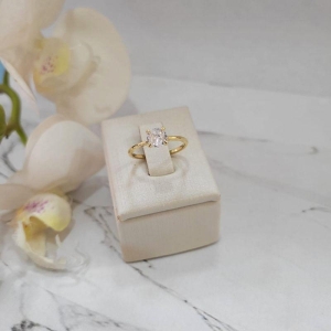 Anel solitario 4 garras fio quadrado 6mm