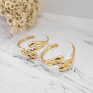 Argola organica banhado no ouro 18k