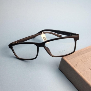 Armacao para oculos de grau quadrado masculino na cor preta