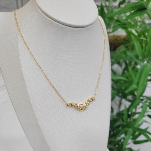 Colar organico onda tralhada banhado no ouro 18k