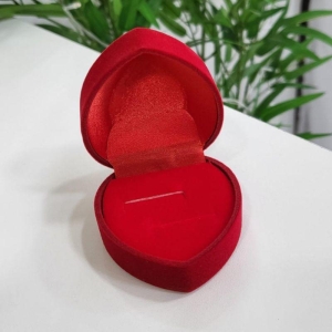 Estojo veludo coracao vermelho para aliancas