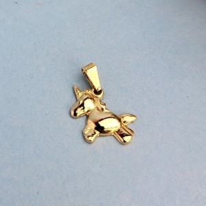 Pingente unicornio banhado a ouro 18k