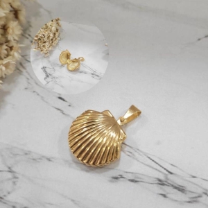 RELICARIO CONCHA GRANDE BANHADO A OURO 18K