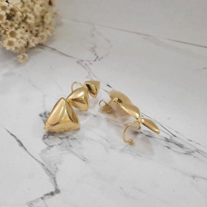 Brinco ear cuff triangulo banhado no ouro 18k