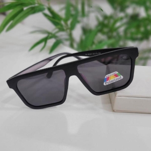 Oculos quadrado preto armacao preta