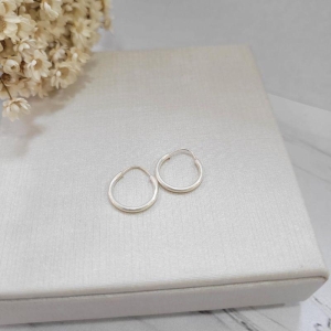 ARGOLA DE PRATA REDONDA P FECHADA 14MM