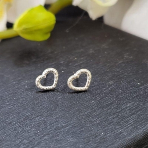 BRINCO CORAÇÃO TORCIDO PRATA 925 MEDIO