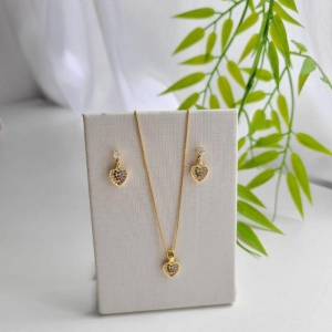 CONJUNTO CORACAO MULTICOLOR CRAVEJADO