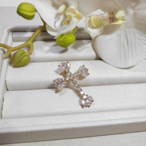 PINGENTE CRUZ TODO NA PEDRA CRISTAL BANHADO A OURO 18K