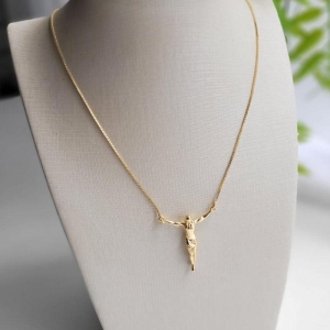 GARGANTILHA COM PINGENTE CRISTO BANHADO A OURO 18K TAM45CM
