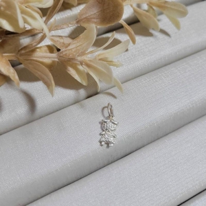 Pingente menina prata 925