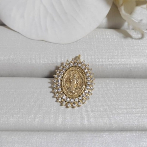 PINGENTE SÃO BENTO BORDA CRAVEJADA BANHADO A OURO 18K