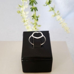 ANEL CORACAO VAZADO PRATA