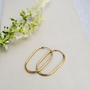 ARGOLA OVAL FECHADA COM PEDRA CRISTAL