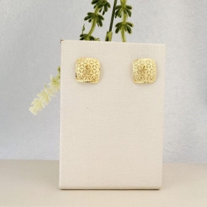 BRINCO QUADRADO FLORES