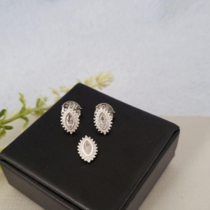 CONJUNTO PRATA CRAVEJADO