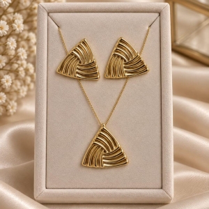 CONJUNTO TRIANGULO