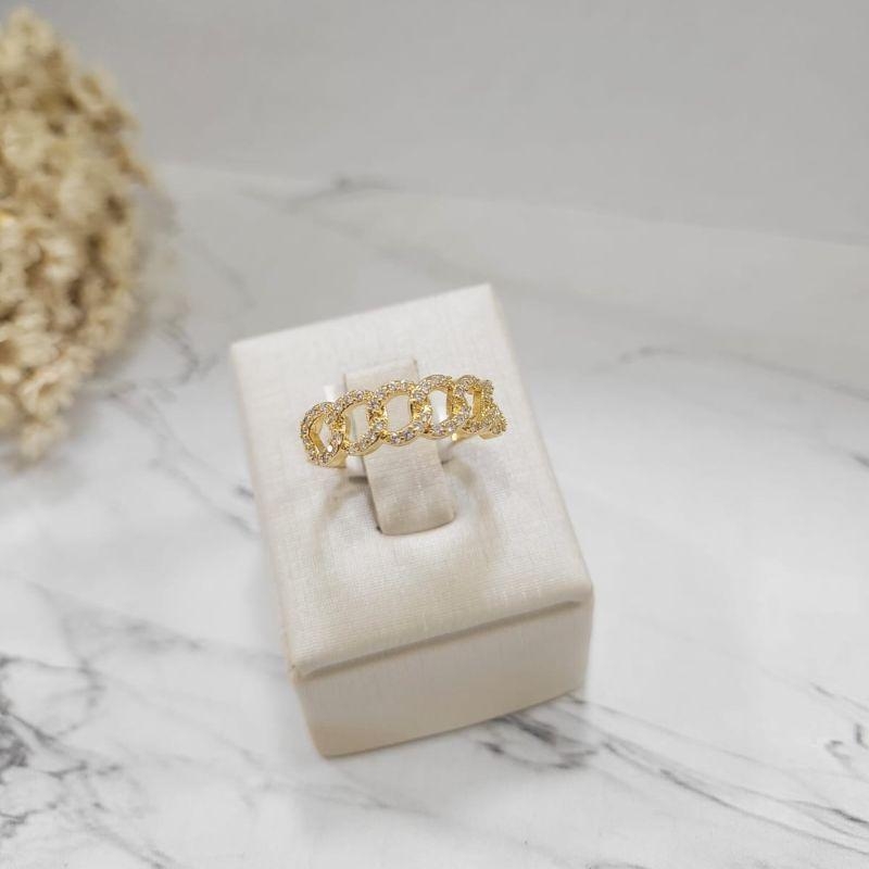Anel estilo corrente cravejado banhado a ouro 18K