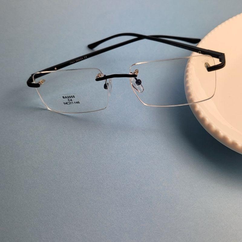 Armacao para oculos de grau quadrado parafusado preto