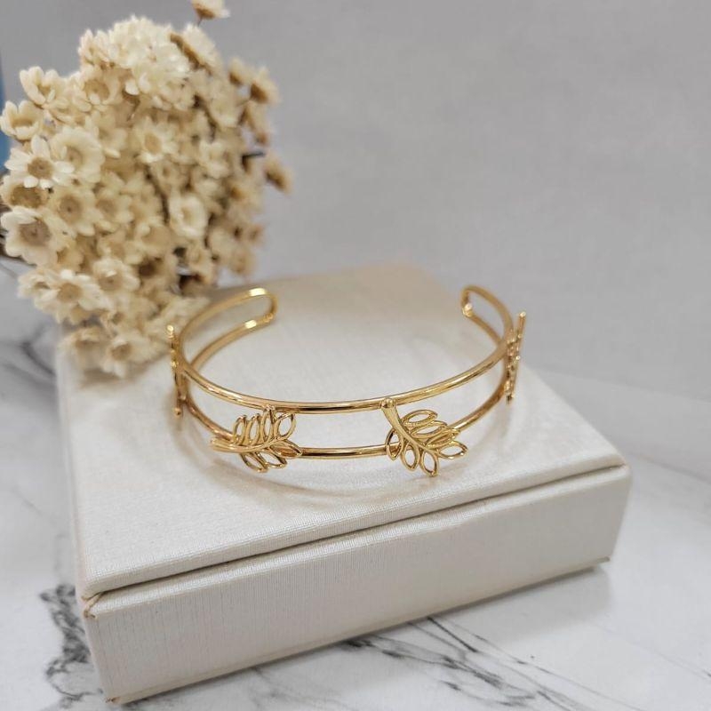 Bracelete duplo com quatro folhas banhado a ouro 18k