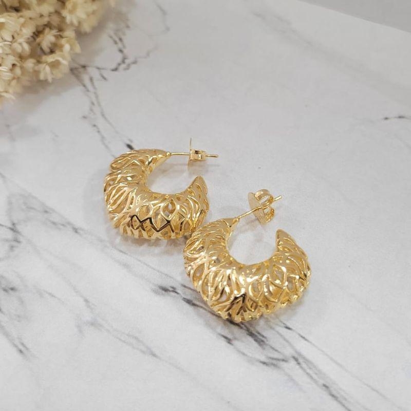 Brinco alta fusao vazado banhado a ouro 18k