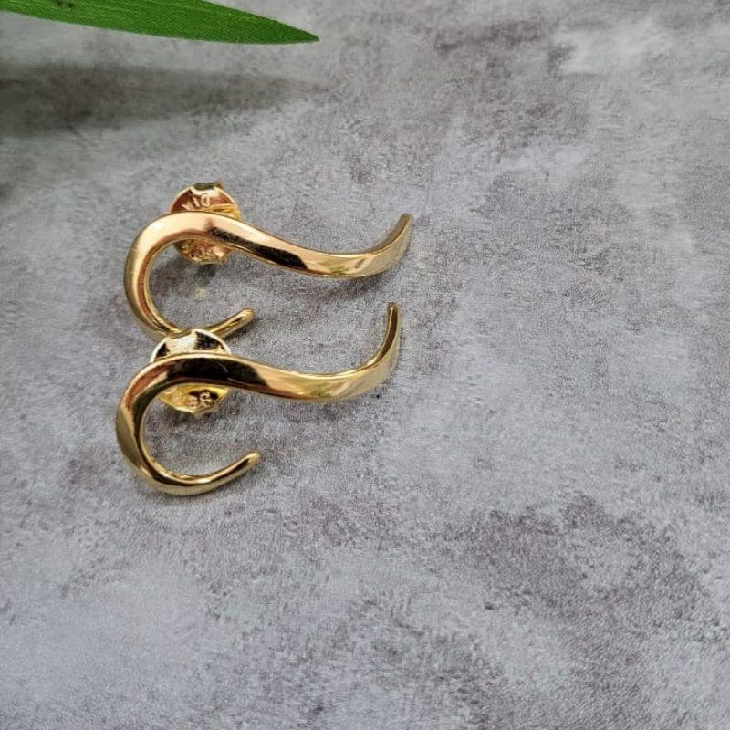 Brinco ear cuff ponto de interrogacao liso banhado a ouro 18k