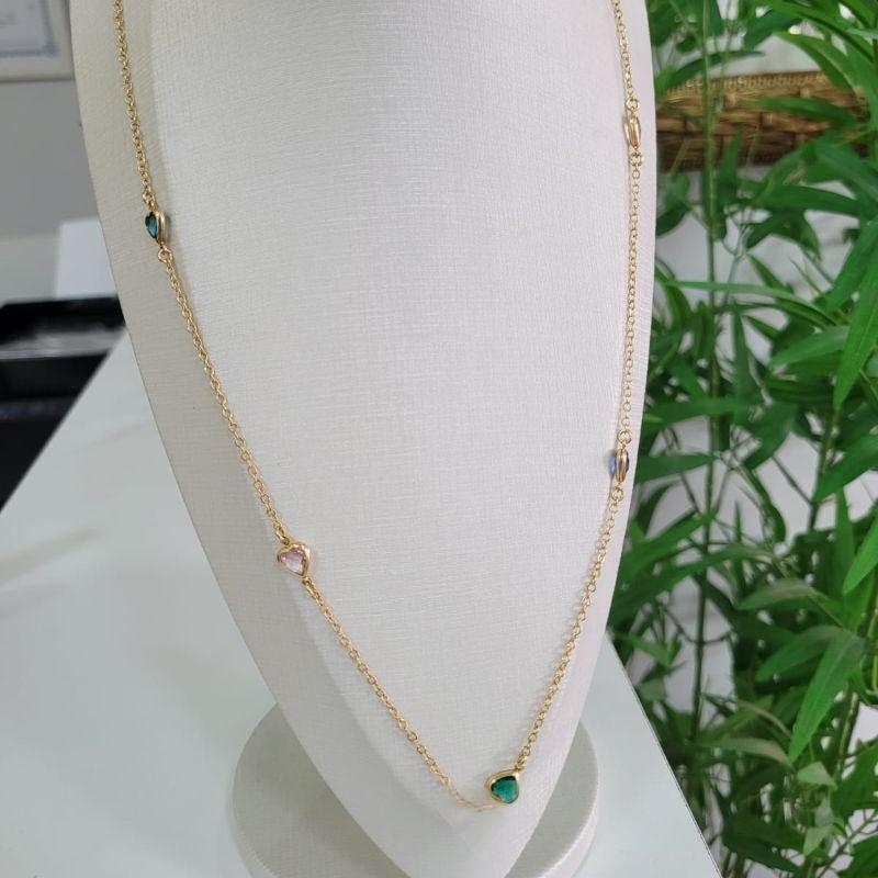 GARGANTILHA LONGA CORAÇOES COLORIDOS BANHADA A OURO 18K TAM70CM