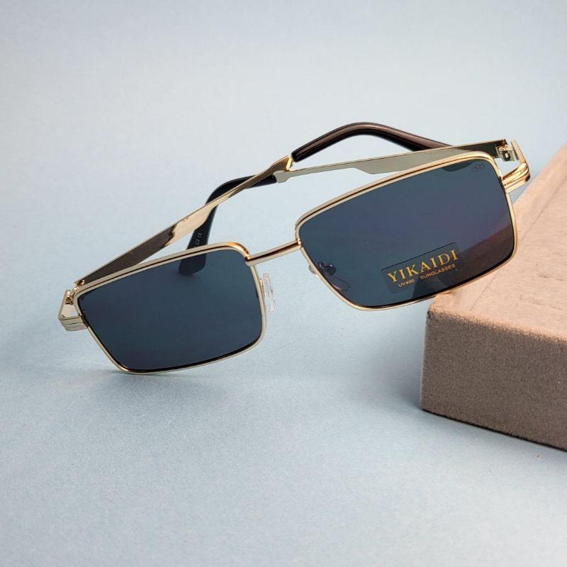 Oculos quadrado preto armacao dourada