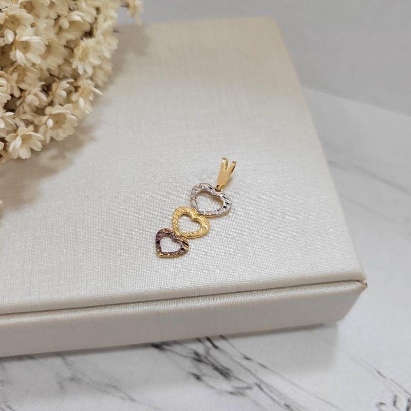 PINGENTE 3 CORAÇÕES RENDADA BANHADO A OURO 18K