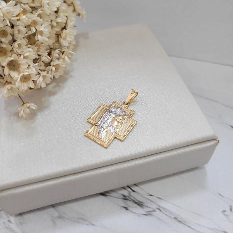 PINGENTE CRUZ FACE DE CRISTO BANHADO A OURO 18K