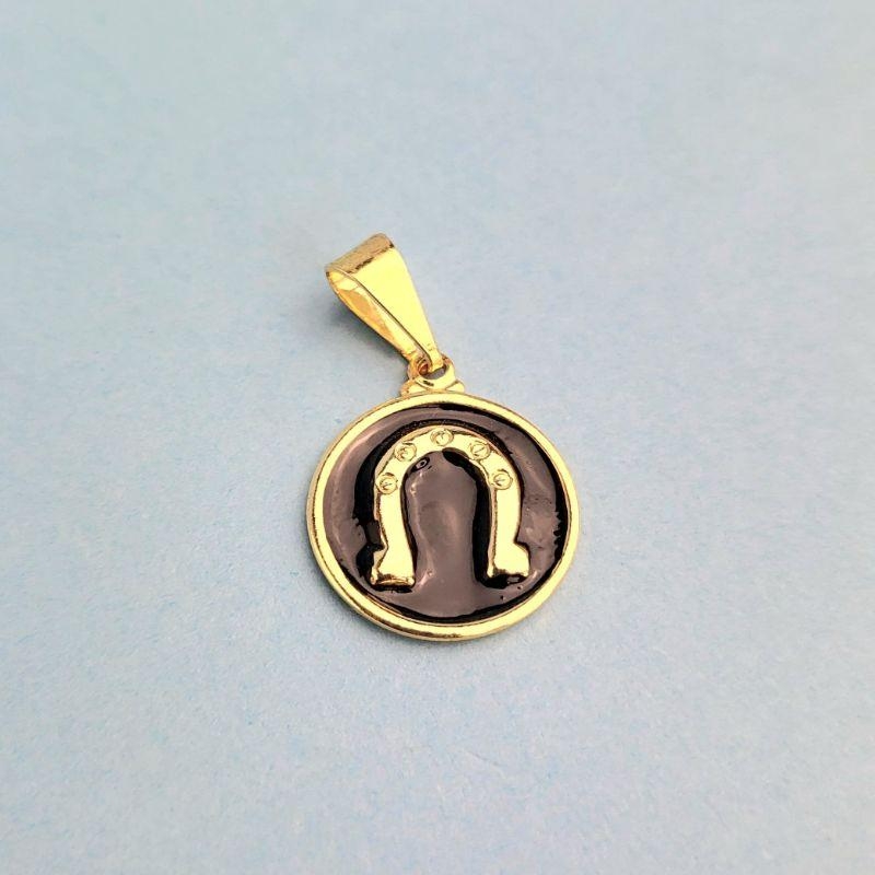 PINGENTE FERRADURA RESINADO BANHADO A OURO 18K