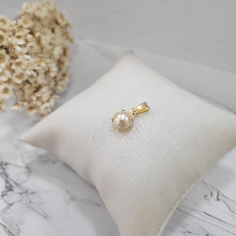 PINGENTE MEIA PEROLA BANHADA A OURO 18K