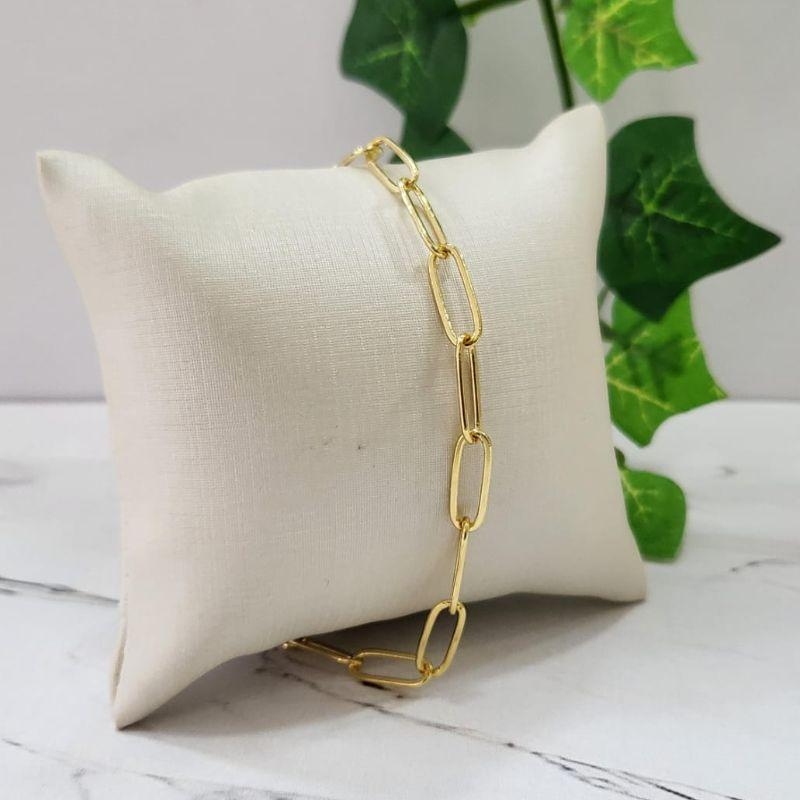 Pulseira elo cartie longo e fino banhado a ouro 18k