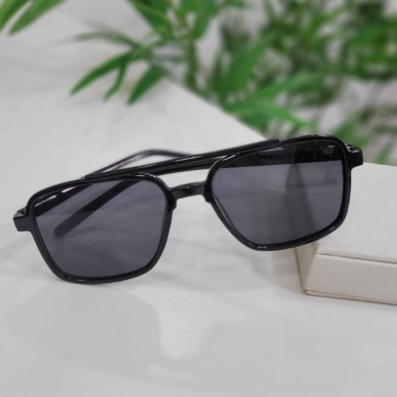 Oculos oval preto armacao preta