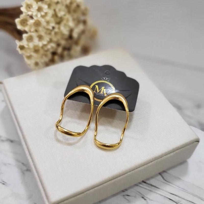 Brinco ear hook organico  banhado no ouro 18k