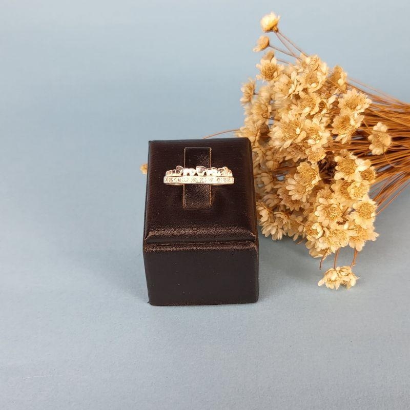 Anel aro cravejado em cima aro coracao prata 925